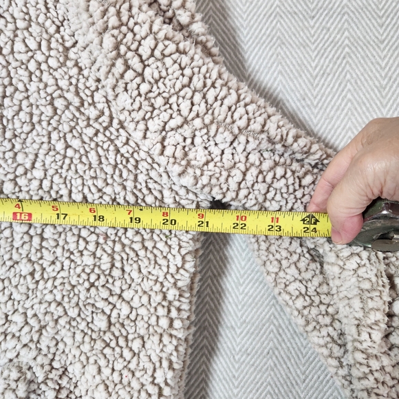 Altar'd State Size Small Cozy Cream Sherpa Jacket With Hood - Picture 7 of 11